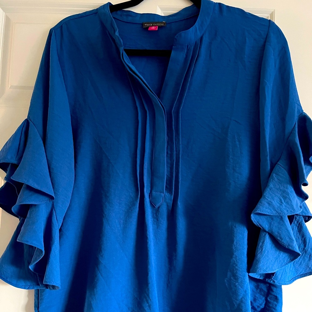 Vince Camuto blouse size medium